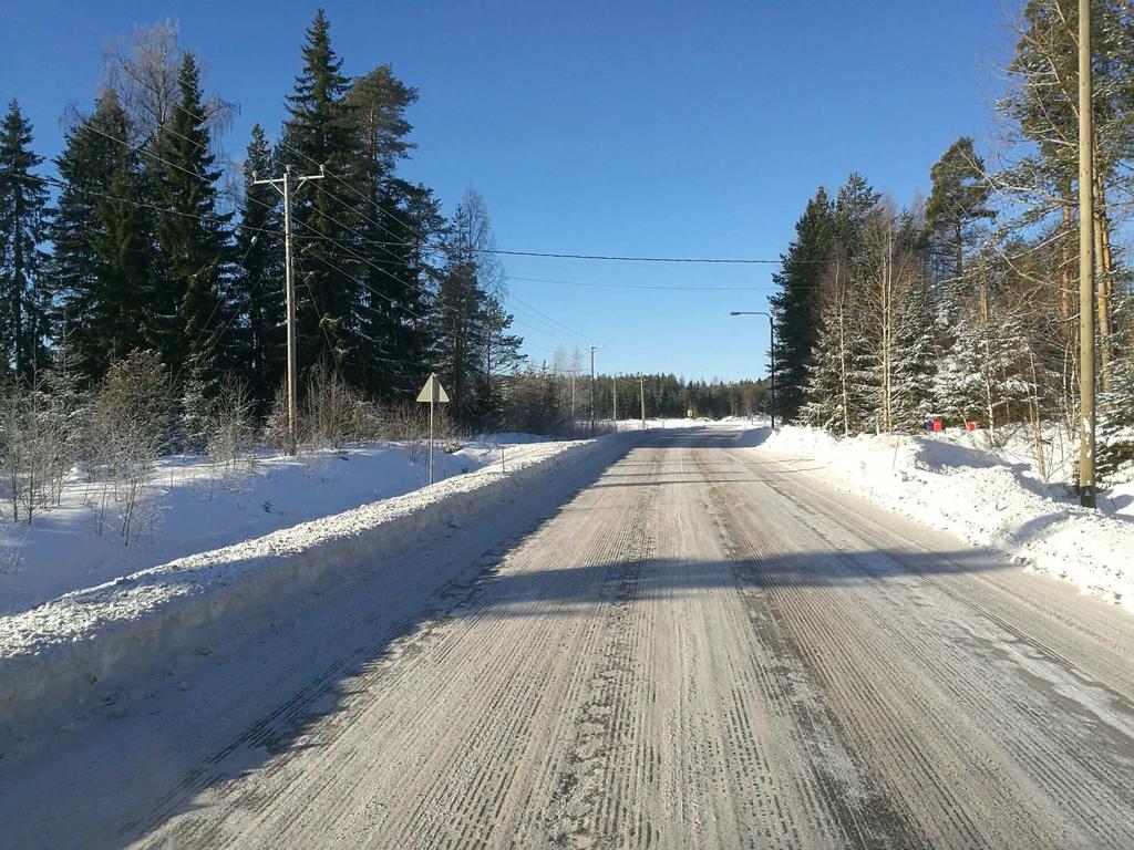 5.2 Liikenteelliset vaikutukset Kulku kaava-alueelle tapahtuu yleisen tien kautta. Liittymä tulee Parkanon asemalle johtavan tien varteen.