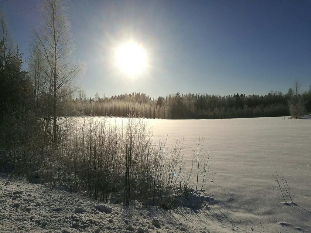 Alueen sijainti 1 JOHDANTO Kaavoitettavan alueen sijainti ilmenee liitteenä olevasta kartasta Alue rajoittuu kolmostiehen ja Uudenasemantiehen.