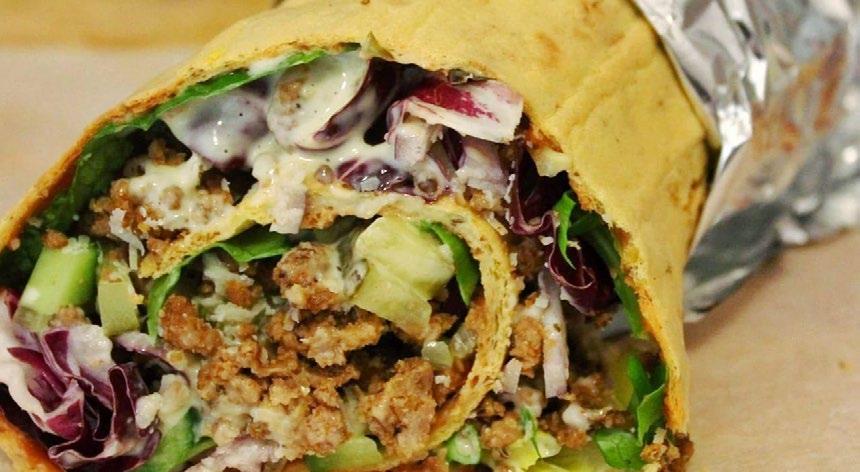 KEBAB-RULLA: RULLA: 3 kananmunaa ½ tl leivinjauhetta ripaus suolaa 1 rkl öljyä 1 rkl pellavansiemeniä Vatkaa valkuaiset kovaksi vaahdoksi, sekoita leivän muut ainekset keltuaisten kanssa keskenään ja