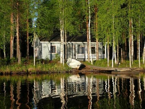 Paneelitutkimuksen tausta ja toteutus Tavoitteena oli selvittää, mitkä ovat parhaita tapoja viestiä matkailuyrityksen