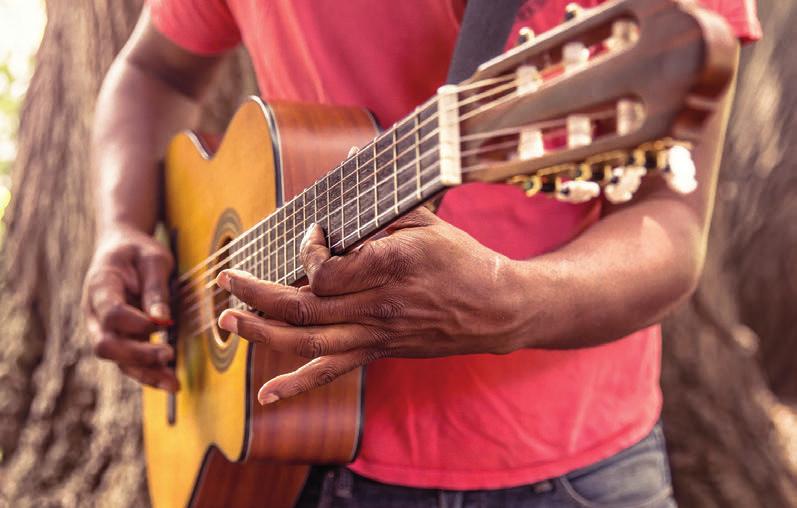 Yhteismusisointi Yhteismusisoinnissa opetusaika määräytyy toimintamuodon ja tavoitteiden mukaan. Yhteismusisointia ovat yhteissoitto, yhtye- ja kuorolaulu sekä säestäjänä toimiminen.