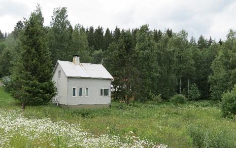 Brejlinintiestä erkaneva Brejlininkuja on kapea ja jyrkkä.