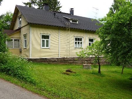 Brejlininkujan länsipuolella oleva lähivirkistysalue on potentiaalinen lepakon esiintymisalue.