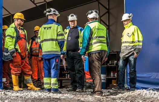 Rakennuttamistehtäviä korjaushankkeessa 2/2 Urakkamuodon valinta ja urakan asiakirjojen laatiminen. Tarjouspyynnöt ja tarjousten käsittely. Neuvottelut sis.