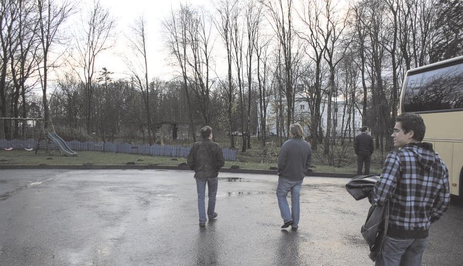 Ehdotin joitain kohteita matkalaisille, ja valitsimme kiinnostavimmat ja logistisesti sopivimmat.