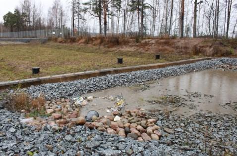 16, 26). 2.3 Vantaan biosuodatus ratkaisut Elina Lehikoisen lopputyössä on tutkittu Vantaalla sijaitsevan kahden erilaisen biosuodatusalueen toimivuutta.