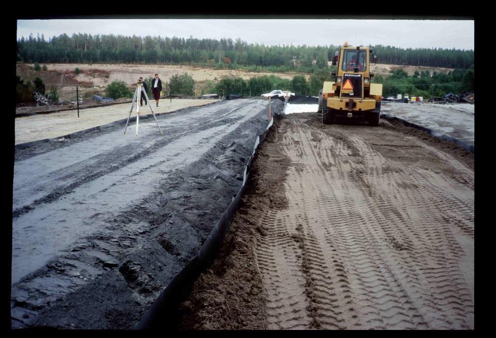 Mitä on tehty ja koettu vuodet 1994-2000 1994-2000 Lentotuhkan hyötykäyttö Kujalan