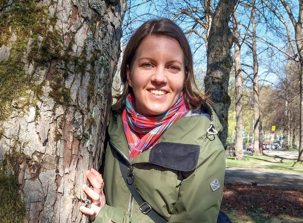 Luontoliikuntaohjaaja Virva Niissalo sanoo, että luonnossa liikkuminen lisää tutkitusti hyvinvointia.