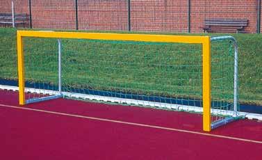 .. 1050,00 Jalkapallomaali UNISPORT Alu 1,5 x 1 m Täyshitsattu alumiinimaali 3 v 3 peleihin. Etukehikko vahvaa alumiiniprofiilia 120 x 100 mm Taustat 75 x 50 mm alu-profiilia. Verkkosyv.