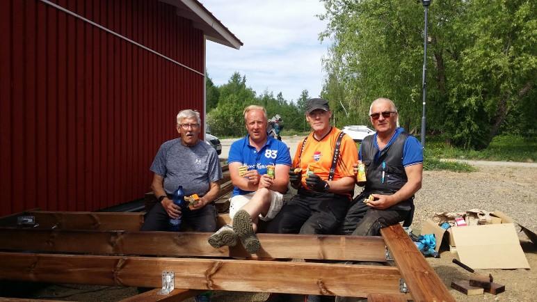 Grillikatos tehtiin saaren omista puuvarannoista, joten kustannukset pysyivät todella kurissa. M/S Topreevan Topin aikaansaannosta voimme tulevina vuosina nauttia grillikatoksen suojasta.