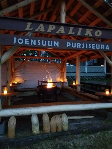 Lapalikon sauna- ja pesuhuoneen lattiat purettiin kuivamaan 6.10.