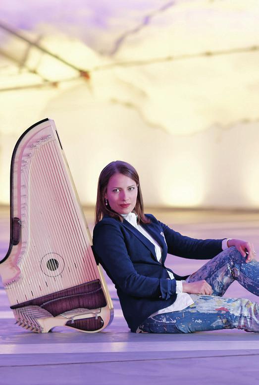 Halusin opetella näppäilemään sen saman laulun rytmikkäästi kanteleella. Vähitellen tajusin, että minun juttuni on soittaa kanteleella pop-musiikkia.