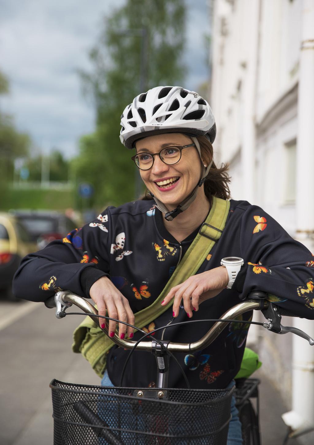 MANIFESTO Pyöräily kohentaa kuntoa ja on ympäristöystävällinen tapa liikkua Mutta kaikkihan tämän tietävät. OULUN SEUDUN PYÖRÄILY ON MYÖS JOTAIN MUUTA! Oulussa pyöräily on tyylivapaa laji.