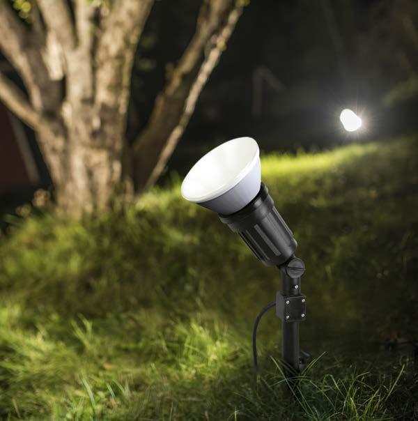 IP54 Ø 100 90 289 515 5000 Ø 100 GARDEN SPOTLIGHT 90 289 515 PUUTARHAKOHDEVALO IP44 (IP54) Korosta puutarhan, pihan ja rakennusten yksityiskohtia puutarhakohdevalolla.