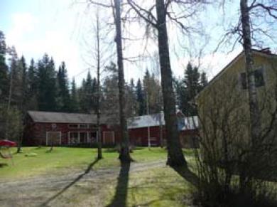 Selvityksen perusteella kaava-alueen itäosassa Ojalan tilalla 936-409-89-2 sijaitseva tilakeskus on inventoitu.