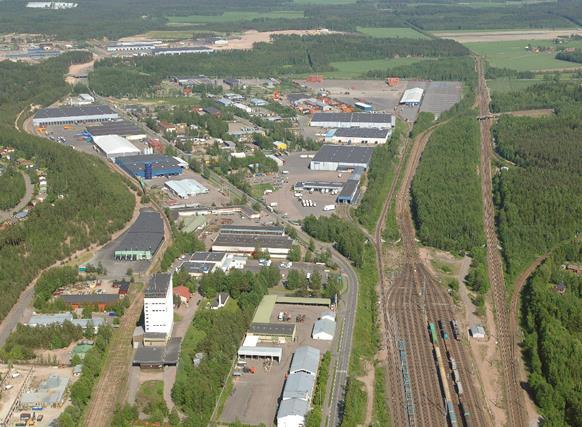 2. KOUVOLAN JA KAAKKOIS-SUOMEN LOGISTIIKKAEKOSYSTEEMI TILAA, PALVELUITA JA VERKOSTOJA Logistiikasta hyötyvä valmistava teollisuus Tilat, kiinteistö- ja rakentamispalvelut Varastointi, lastaus,