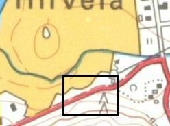 17 Vasemmalla: Peruskartta vuodelta 1980. Oikealla: Peruskartta vuodelta 1987. Pellon reuna sijaitsee vielä lähellä raivausröykkiöitä.