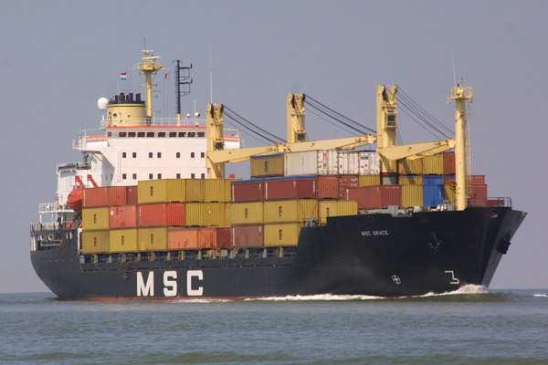 22 matkoittain. Maersk 339,75 konttia/matka, MSC 687,5 konttia/matka, OOCL 208 konttia/matka ja Team Lines 232,78 konttia/matka.