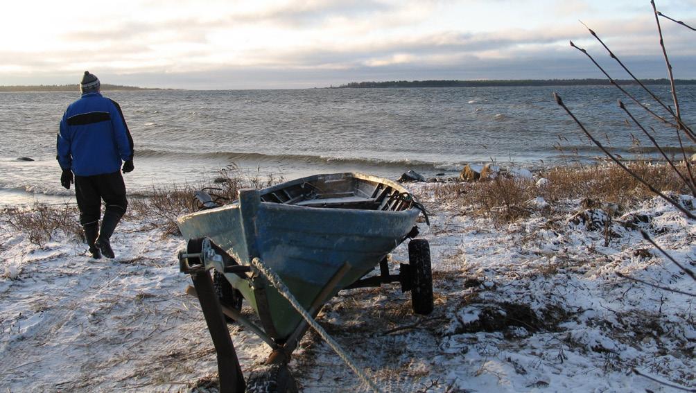 38 OULUN KAUPUNGIN MUUTTOTUTKIMUS 11. Kaupungin sisällä muuttaneiden muuttosyyt Yleisimpinä muuttosyinä epäsopiva asunto ja/tai perheeseen liittyvät elämäntilanteen muutokset Taulukko 1.