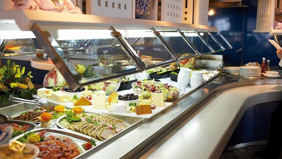 Tyylikkäässä Marco s Restaurant tarjoaa vaihtoehdon Buffet-ruokailuun renonssa ilmapiirissä.