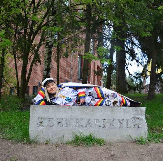 esimerkiksi sitseillä ja vuosijuhlissa, jotka ovat akateemisia pöytäjuhlia, joihin pukeudutaan siististi, syödään ja lauletaan.