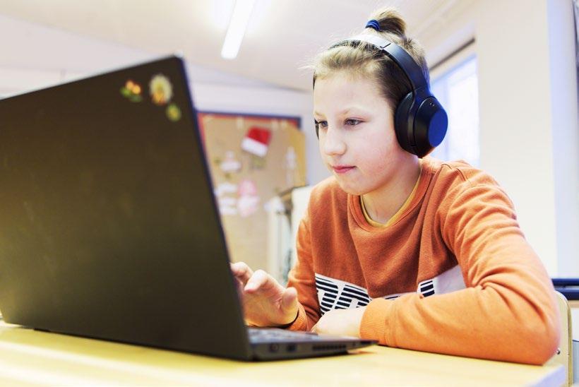 2.3 Oppilaiden kielitaito: Taito tulkita tekstejä ja Taito tuottaa tekstejä Oppilaiden vahvin taito oli kuullun ymmärtäminen (70 % oppilaista vähintään taitotasolla A2.
