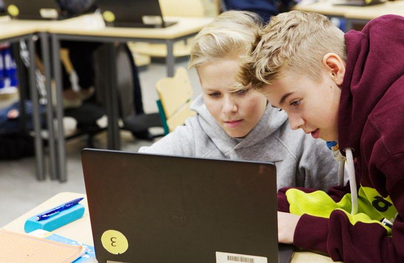 2.5 Oppilaiden käsitykset Seuraavaksi kuvaillaan oppilaiden käsityksiä englannin kielen opiskelusta, omasta osaamisesta ja englannin kielen hyödyllisyydestä.