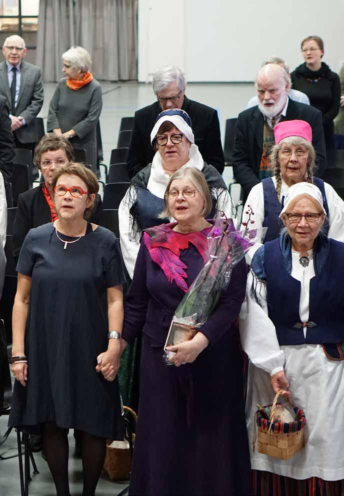 kursseja 2018 2018 2017 2016 2015 2014 Aineopinnot 34 kurssia 879 965 921 1134 898 Kielet 3 40 186 71 249 148 Raamattutieto, kirkkohistoria 11 188 171 151 218 226 Teologia (avoin yo) 5 27 29 76 34 17