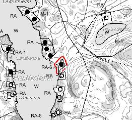 Tilalla on olemassa asuinrakennuspaikka rantavyöhykkeen ulkopuolella.