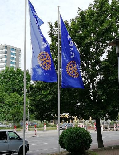 Rotary näkyi vahvana kaikkialla - lippusaloissa, asemilla, lentoasemalla, katujen varsilla, hotelleissa ja monessa muussa paikassa kongressialueen ulkopuolella.