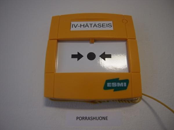 Sivu 23 / 36 3.8. Ilmanvaihto ja nuohous Ilmanvaihdon hätäpysäytystä voidaan tarvita yleisen vaaramerkin lisäksi tulipalotilanteessa, jossa rakennukseen tulee savua ulkopuolelta.