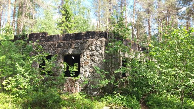 Matkailumaja on palanut jossakin vaiheessa jatkosodan jälkeen.