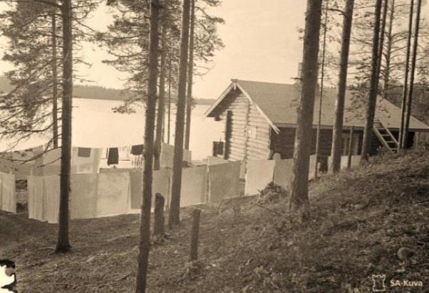 Myllyjärven rannalta löytyi rantasaunan betoninen sokkeli.