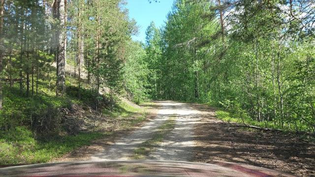 Matkailumajalta jatkoimme ajamista kohti Kivisalmen siltaa, mutta