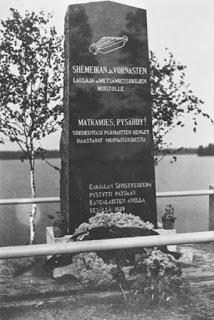 Kivisalmen alueen historia Tolvajärven Kivisalmen sillan viereen pystytettiin runonlaulajanpatsas 21.7.1929.