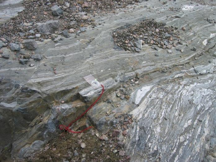 volcanic rocks: Mineralogical hard and high resistance to fragmentation Mica schist