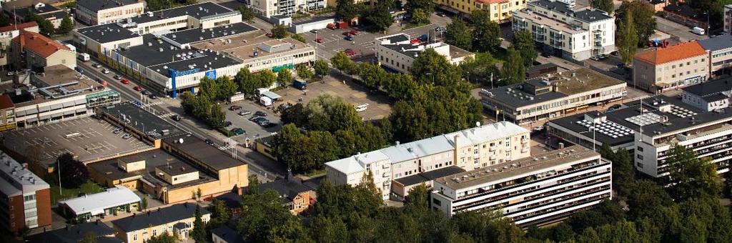 Tontilla 11 toimii palvelutalo Siltakoti, joka on rakennettu 2007 ja se pitää sisällään 53 palveluasuntoa (47 yksiötä ja 6 kaksiota) ja 28 asukkaan dementiayksikön. Suunnittelualueen pinta-ala on n.