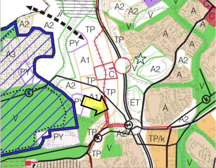 Korttelialueen koilliskulmassa on suurjännitelinjan maisemapylväs sekä rakenteilla muuntamo ja sähköasema.