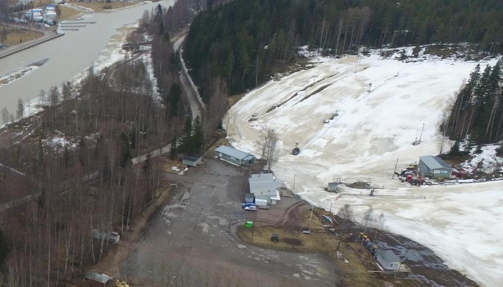 Liikuntapuiston sivurakennus, Kokonmäen liikuntapuisto, kohde 14 Rakennusoikeutta on 200 k-m². Rakennuspaikalla on 1980-luvun lopulla rakennettu liikuntapuiston aputilarakennus.