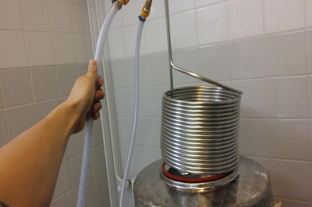 Mäskipatjan päällä tulee olla vettä koko prosessin ajan. Siivilöinnin jälkeen siiviläamme tulee pestä huolellisesti, jotta se on valmis seuraavaan vaiheeseen. 18 7.