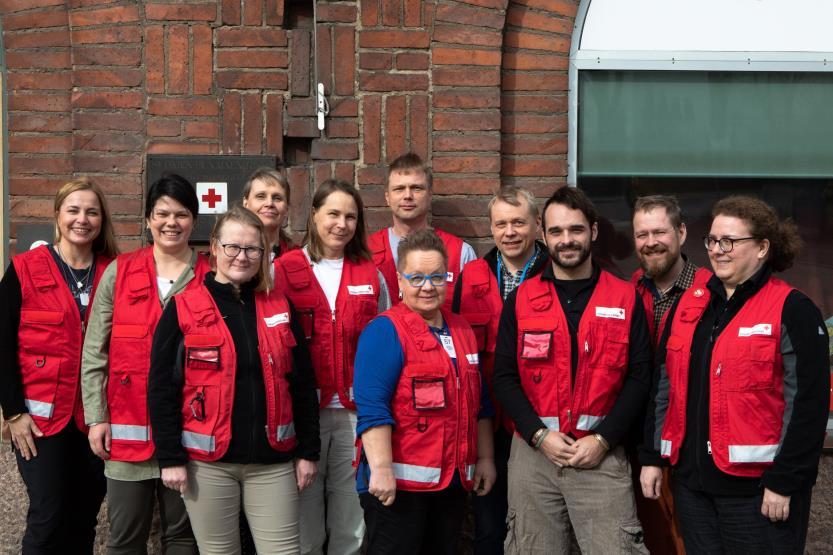 Polku Punaisen Ristin maailmaan Polku delegaatiksi #HelptheHelper osaksi valmiuden reserviä Punaisen Ristin kumppanina yrityksesi työntekijät pääsevät osalliseksi humanitaarisen avun maailmaa ja