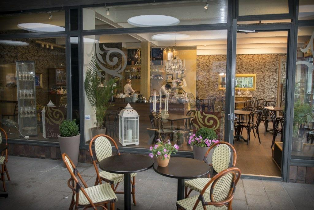 Lohjan Yrittäjät ry/nuoret Yrittäjät Tervetuloa esittäytymis- ja verkostoitumistilaisuuteen Cafe Lauriin, Kauppakatu 16, Lohja Aika: ke 16.5.2018 kello 18.00-19.