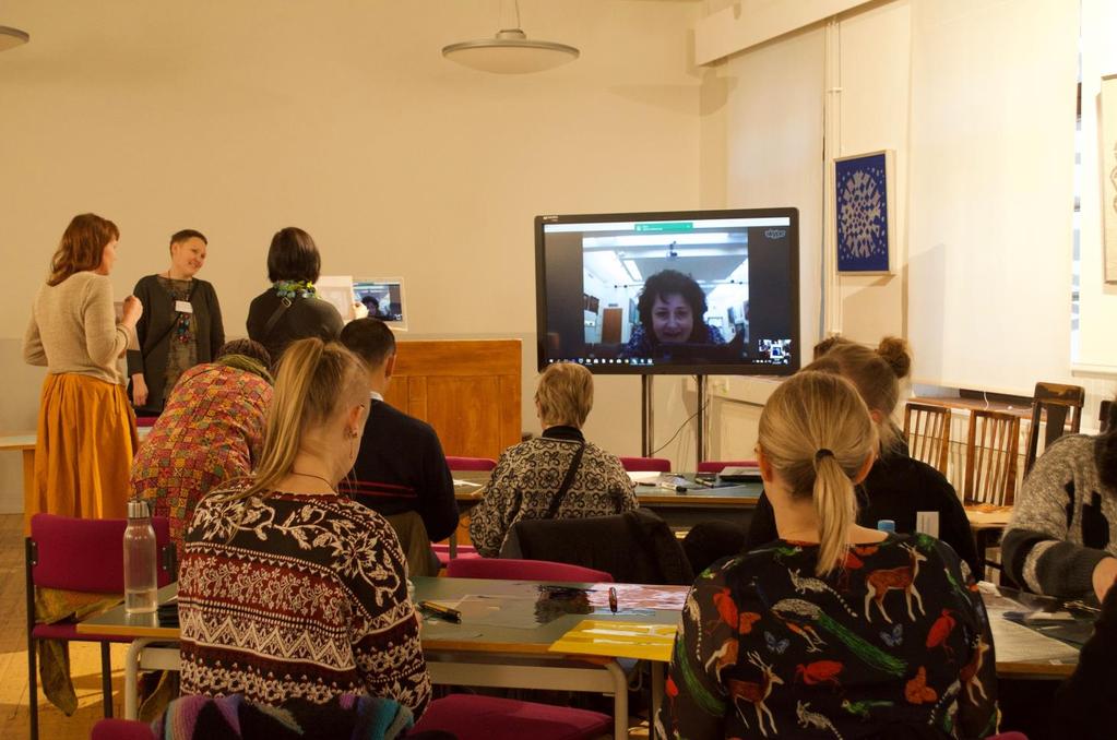 Vuosituhannen vaihteessa mielisairaaloissa potilaiden viihdyttämiseen käytettiin varjokuvatekniikkaa. Kuvien avulla muun muassa kerrottiin tarinoita ja näytettiin maisemia toisista maista.