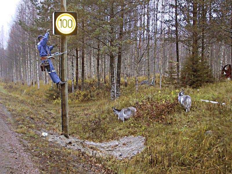 8 Muuttuvat nopeusrajoitukset ja kelikamerat, Vt4 välillä Joutsa - Toivakka MUUTTUVAT NOPEUSRAJOITUKSET 2 MUUTTUVAT NOPEUSRAJOITUKSET Keski-Suomen pääteistä valtatiellä 4 (E75) ja valtatiellä 9 (E63)