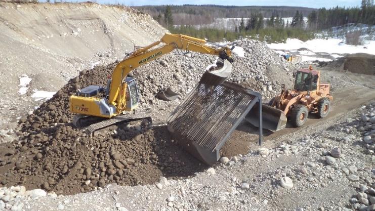 41 haitta-ainetta, haitta-aineen pitoisuutta, rakeisuutta ja humuspitoisuutta (Uuma-esiselvitys 2005).