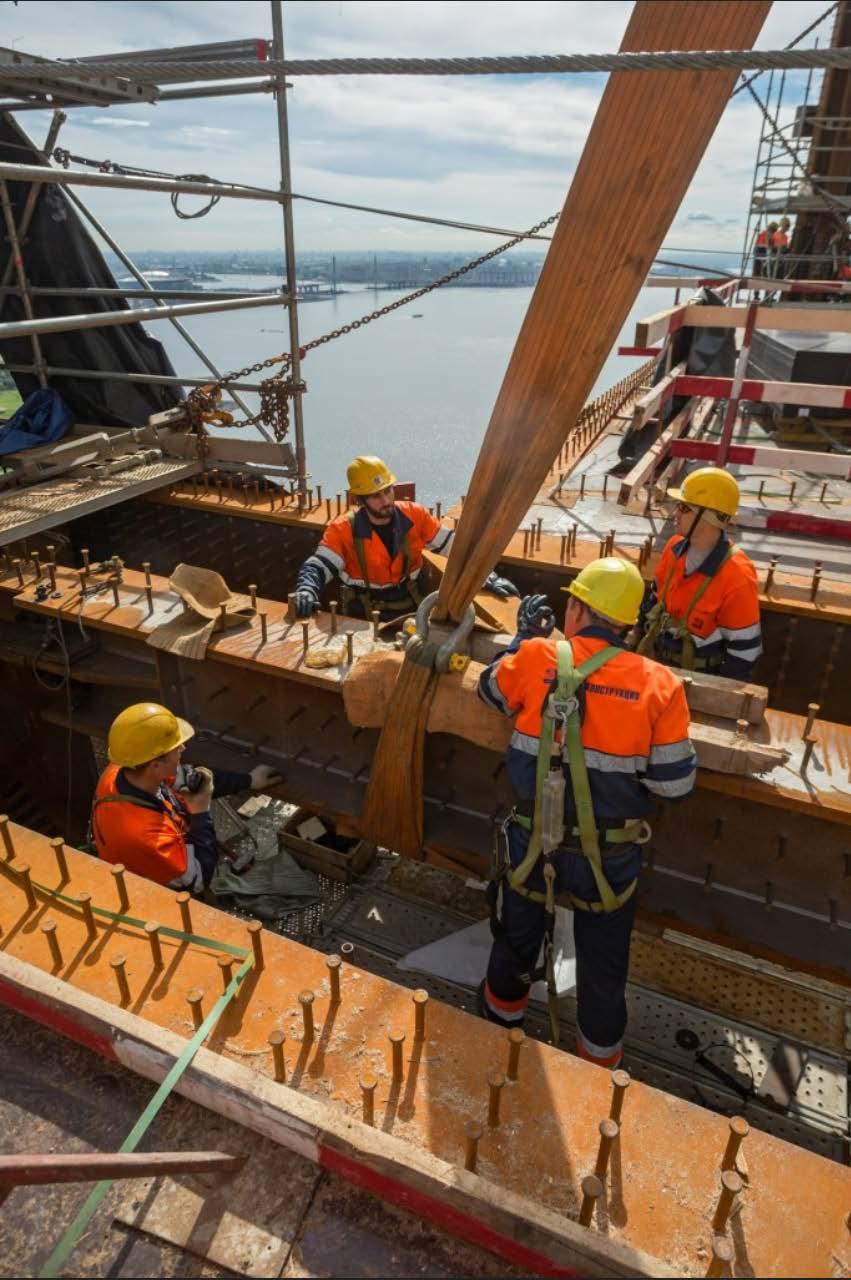 Tekninen toteutus ja henkilöstö Betonin raaka-aineet pääasiassa venäläisiä, joitakin erikoiskemikaaleja lukuun ottamatta betonilaatu B-80 sementti: Slantsy Cesla Heidelberg CEM 1 42,5 450 kg/m3