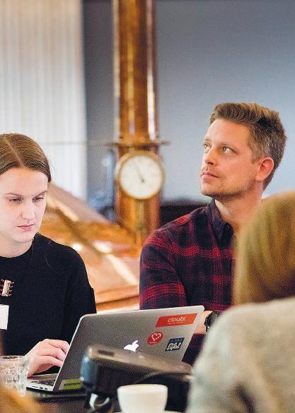 Jokainen koulutuspäivä koostui Design Forum Finlandin toimitusjohtajan Petteri Kolisen alustuksesta aiheeseen, valmentajan luento-osuudesta, workshopista ja keskustelusta.
