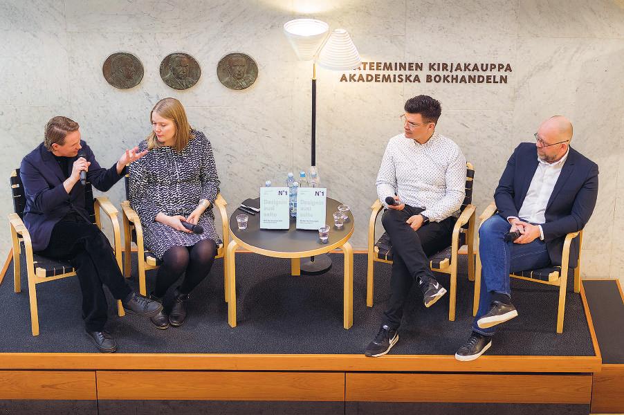 Se tuo artikkeleiden ja esimerkkien avulla esille muotoilun hyödyntämisen uusia toimintamalleja. Kirjan kymmenen esittelyä muotoilun uusista muodoista sisältävät mm.