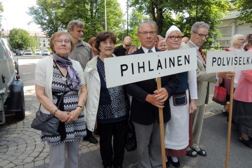 KIVENNAVAN PIHLAISTEN KYLÄSEURAN TOIMINTAA PERINTEINEN MATKA KIVENNAVALLE JA PIHLAISIIN 24.-26.5.