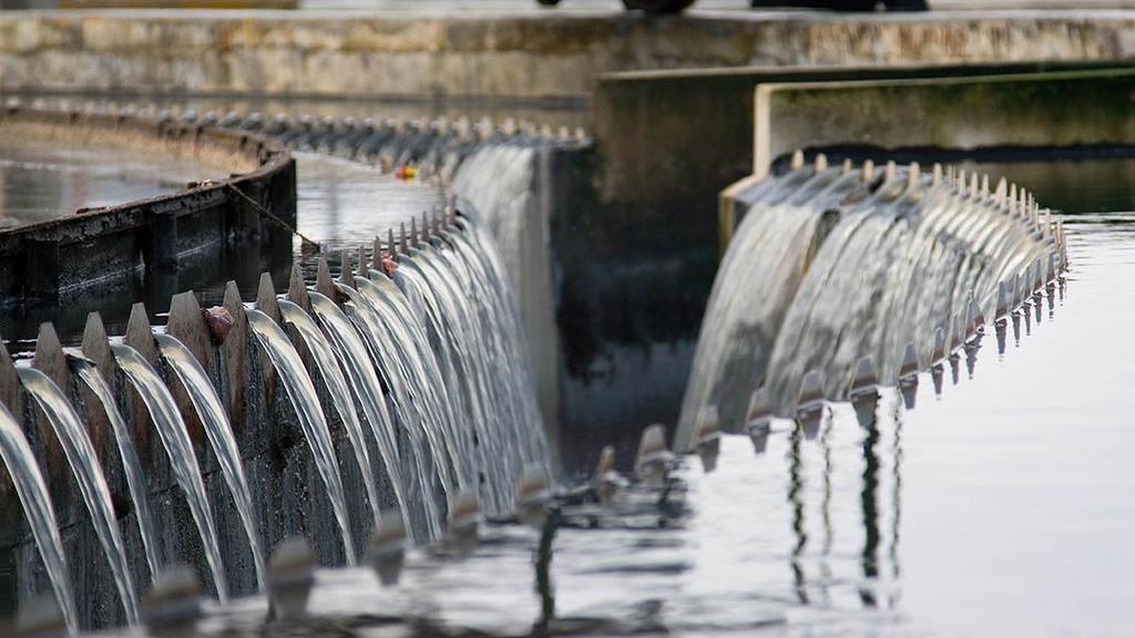 RAMBOLL WATER TEKOÄLYN HYÖDYNTÄMINEN JÄTEVEDENPUHDISTAMON OPEROINNISSA Anna Sipilä Vesihuolto 2019 16.5.2019 Jyväskylä 1 MIKSI TEKOÄLY?